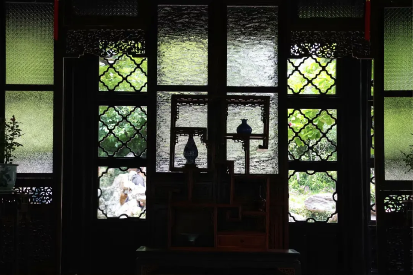 2025六月色彩｜苔绿 - 让家成为诗意栖居地 艺术涂料灵感图
艺术涂料立体纹理
艺术涂料产品