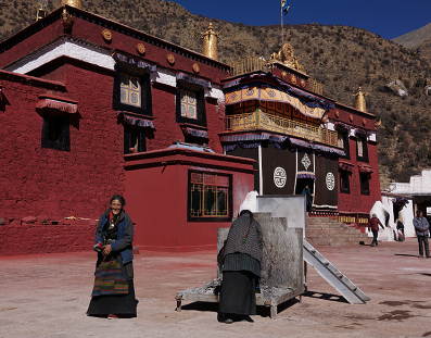 《解码东方色》揭秘华夏与民族之彩
解码东方色
解码中华色
爱涂妆设计灵感
