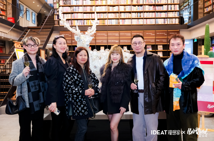 爱涂妆新闻｜当墙面成为画布 一场关于色彩、肌理与即兴创作的对话