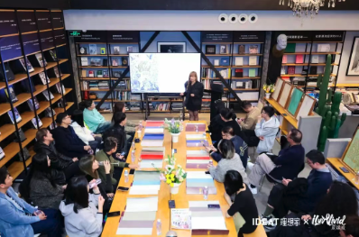 爱涂妆新闻｜当墙面成为画布 一场关于色彩、肌理与即兴创作的对话